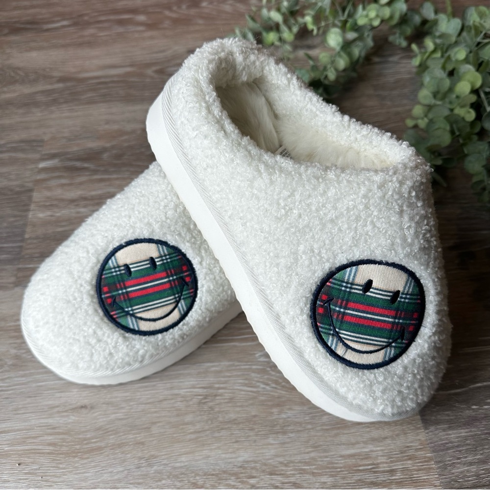 Aerie Fuzzy Plaid Smiley Slippers